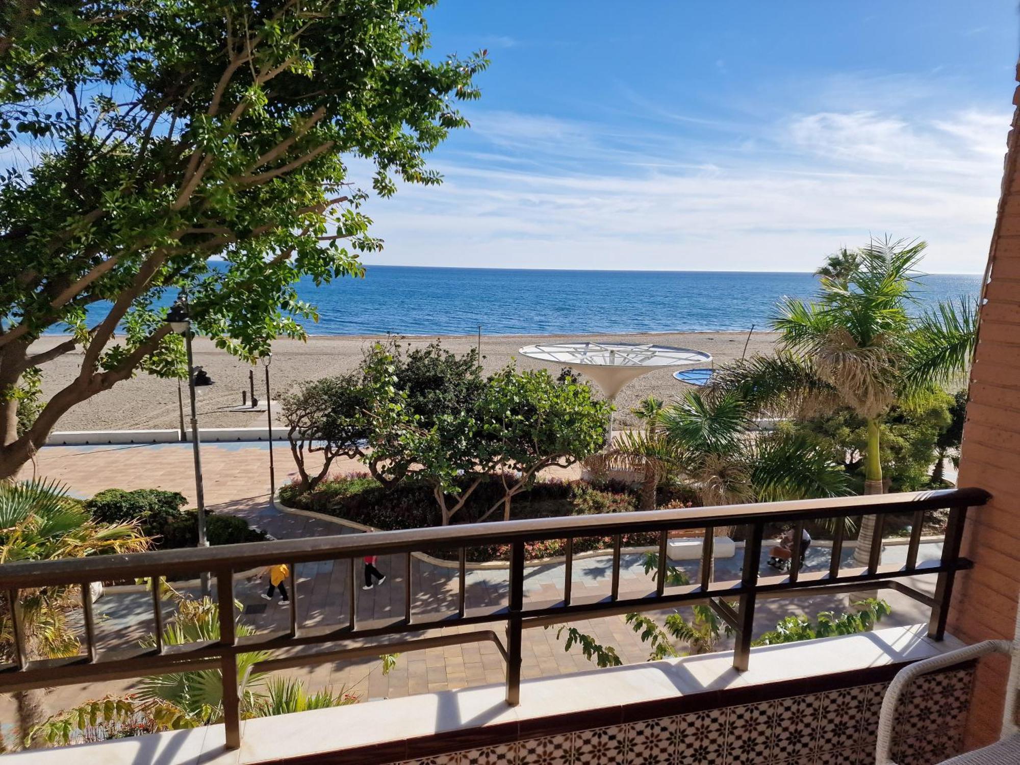 Estepona Playa Exterior foto